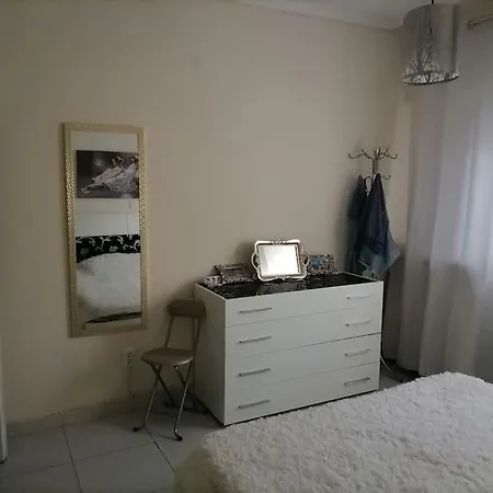 1 км от пляжа, 10 минут от аэропорта, есть паркинг Appartement Peraía